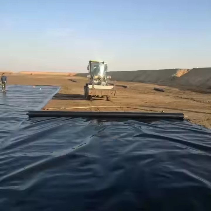 geomembrane welding.jpg geomembrane welding.jpg