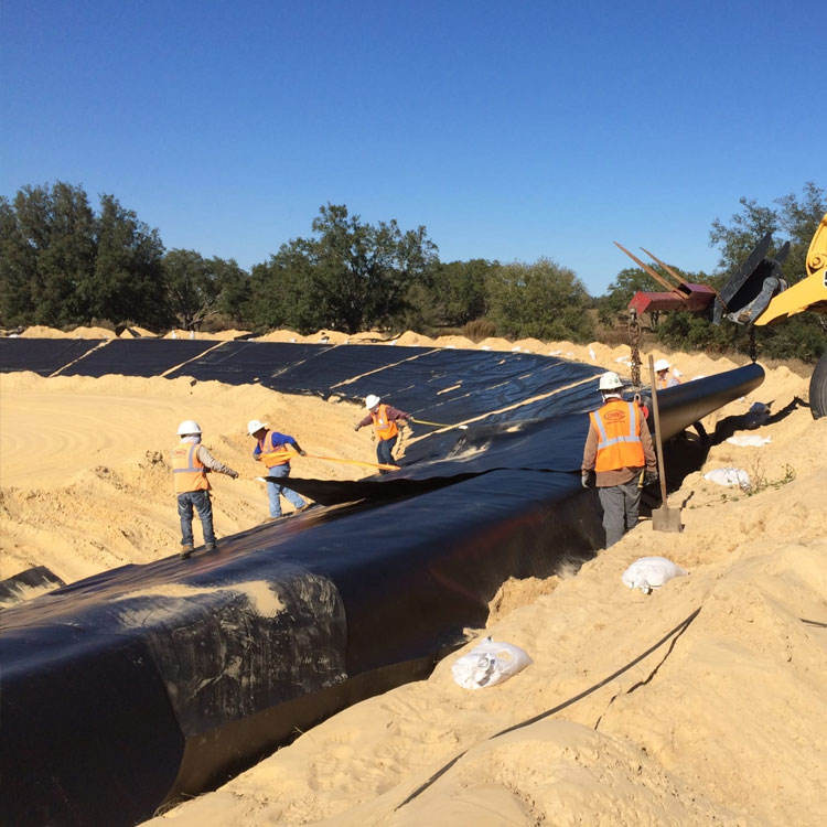 hdpe black smooth geomembrane.jpg