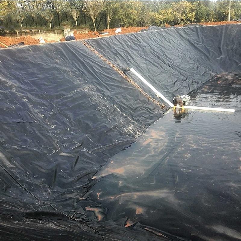 hdpe geomembrane apply.jpg