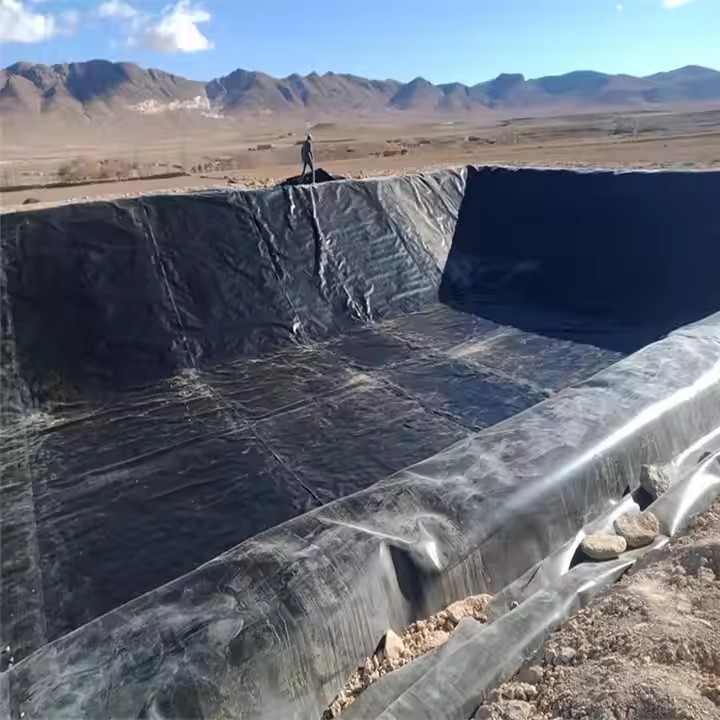 geomembrane construction.jpg geomembrane construction.jpg