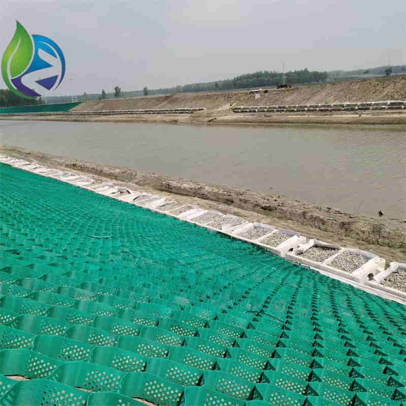 geocell.jpg geocell.jpg