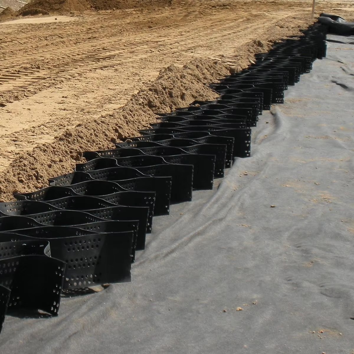 geocell manufacturers.jpg